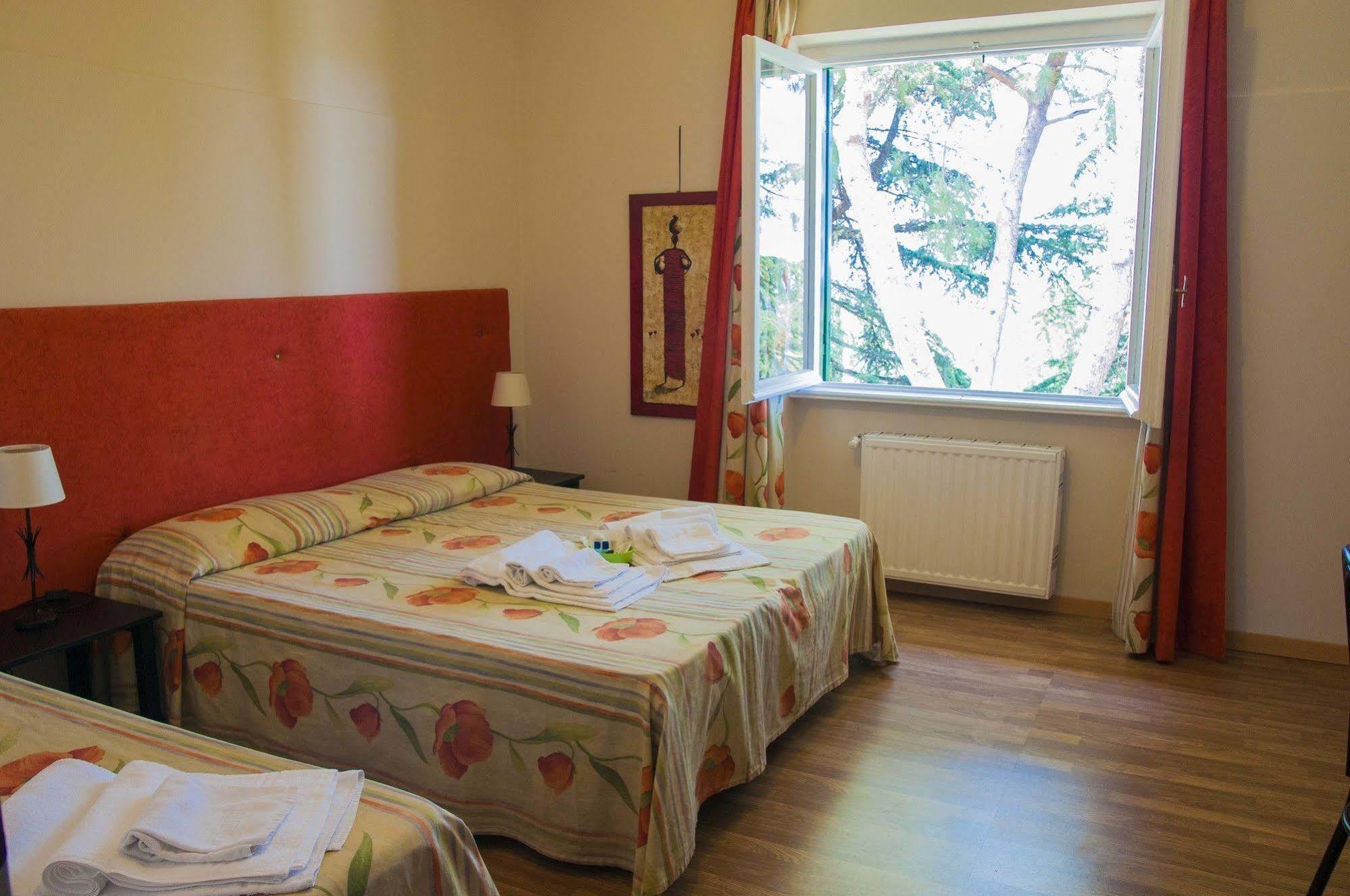 Hotel Villa Maria Luigia Фраскати Екстериор снимка