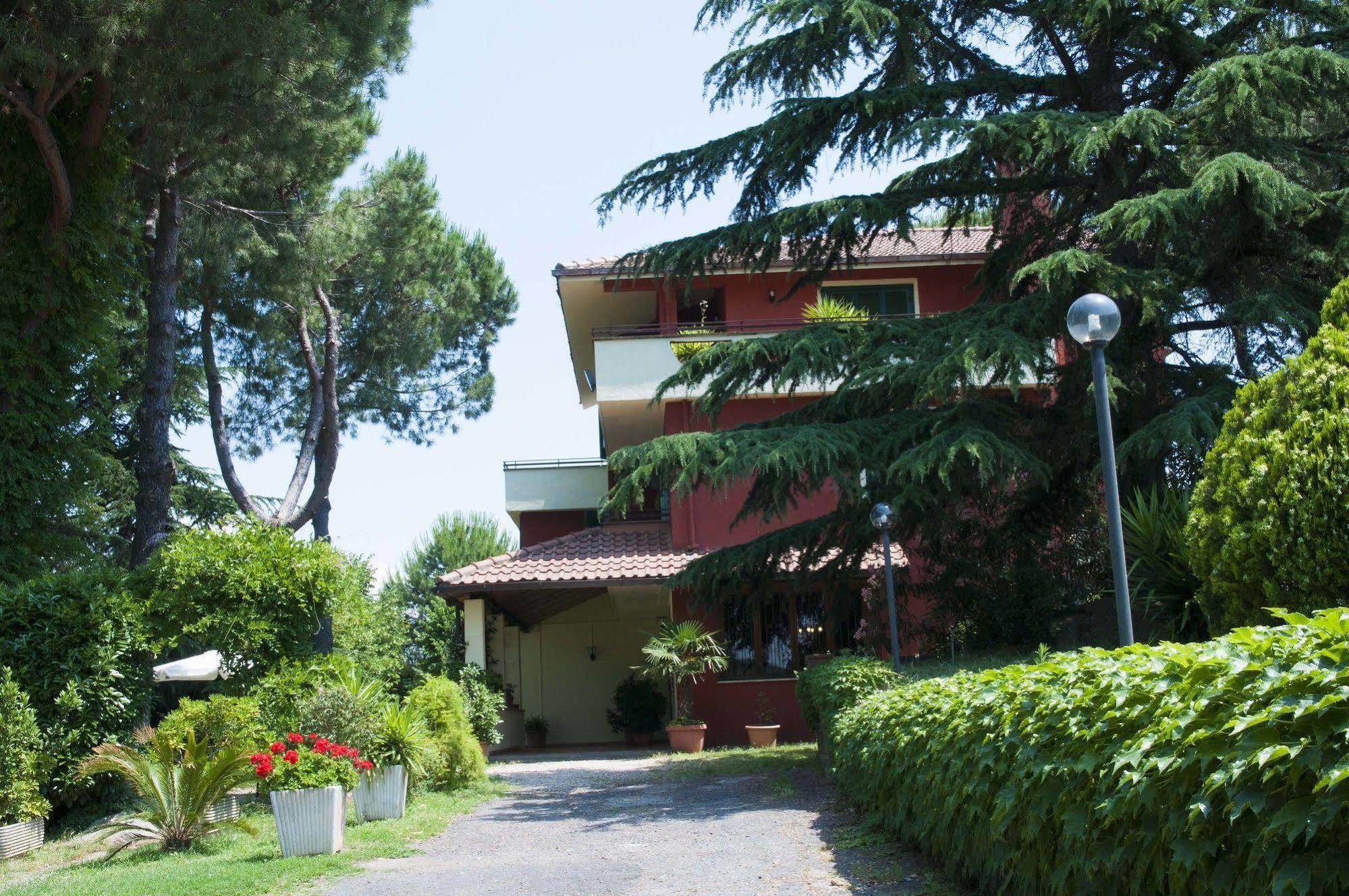 Hotel Villa Maria Luigia Фраскати Екстериор снимка